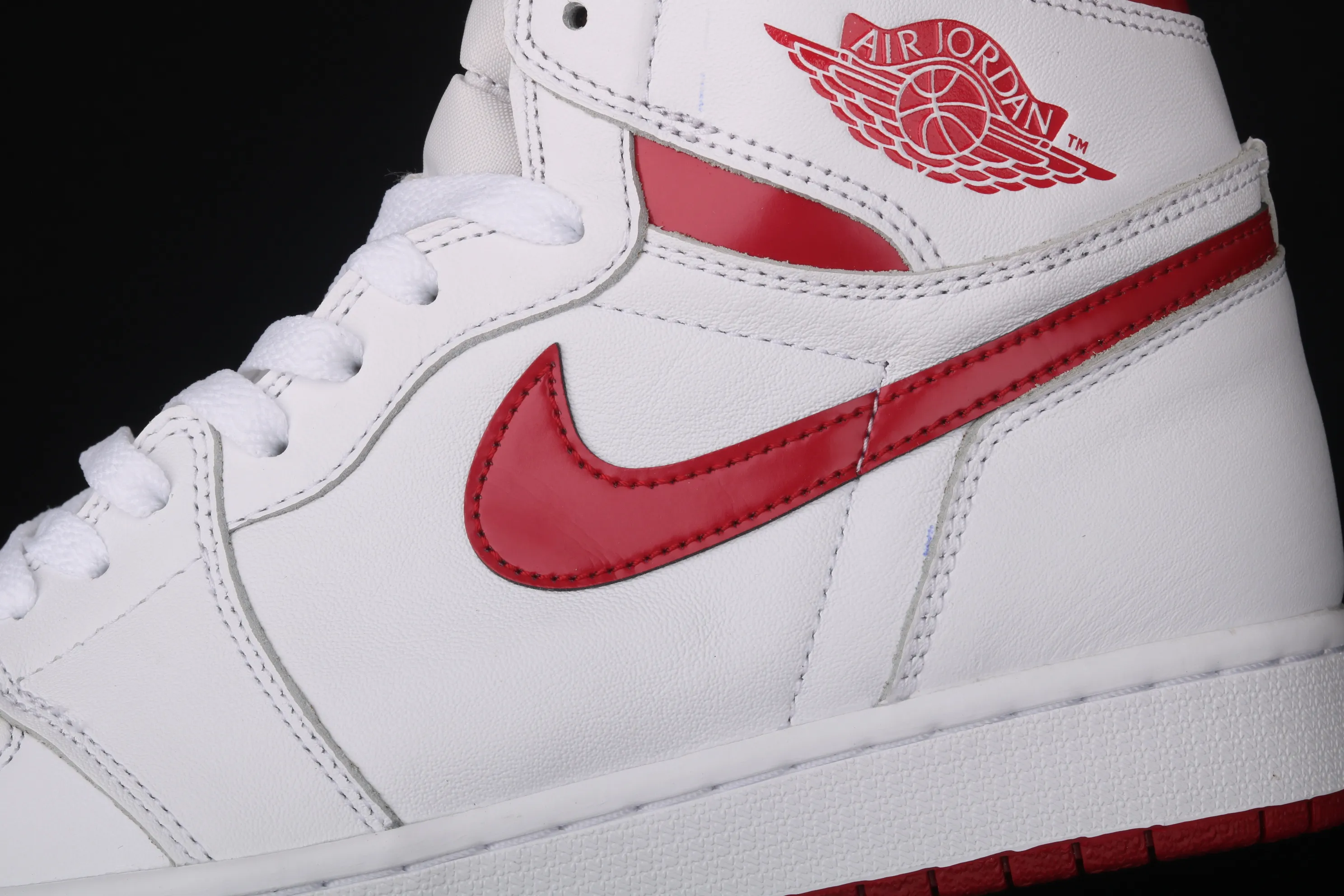 All categories Air Jordan Jordan series basketball shoes Air Jordan 1 High Air Jordan 1 Retro Metallic Red AJ1 Joe 1 white red 555088-103
